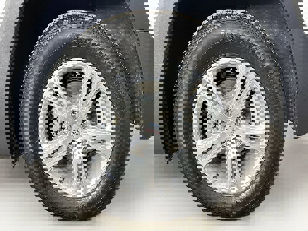 Used 2022 GMC Terrain SLE w/ Driver Convenience Package image 11