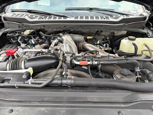 Certified 2024 Ford F350 Lariat w/ Lariat Ultimate Package AWD/4WD image 32