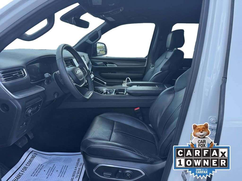 Used 2024 Jeep Wagoneer L Series II w/ Flexible Seating Group RWD image 11