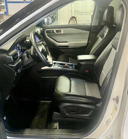 Certified 2024 Ford Explorer XLT w/ Equipment Group 202A AWD/4WD image 8