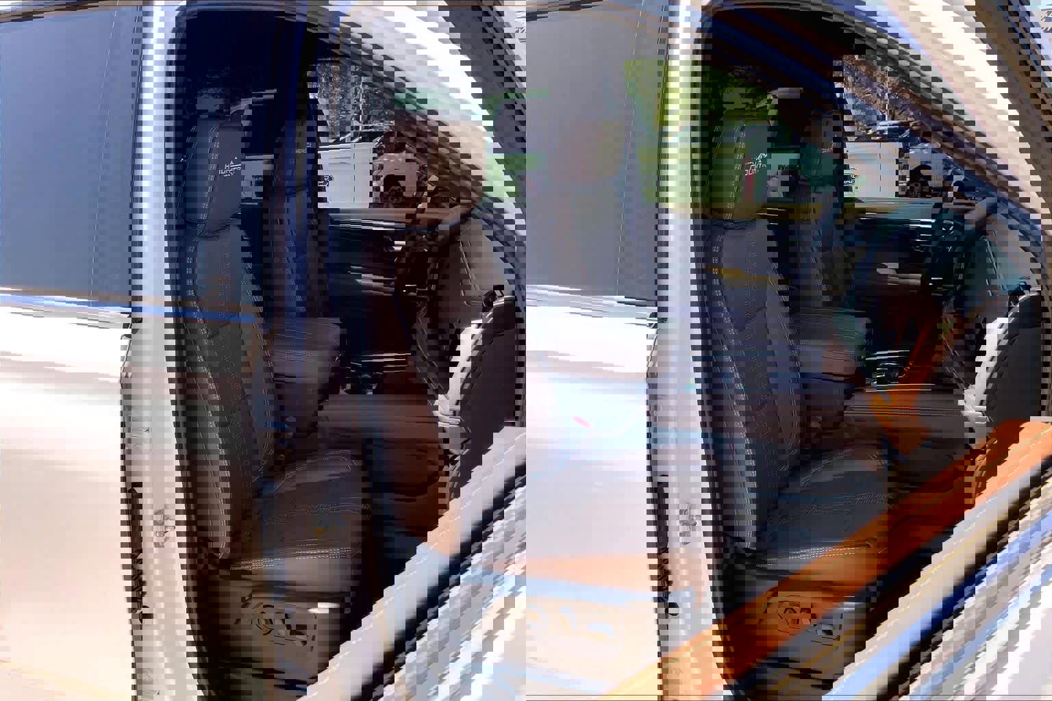 Used 2025 Chevrolet Tahoe High Country image 11