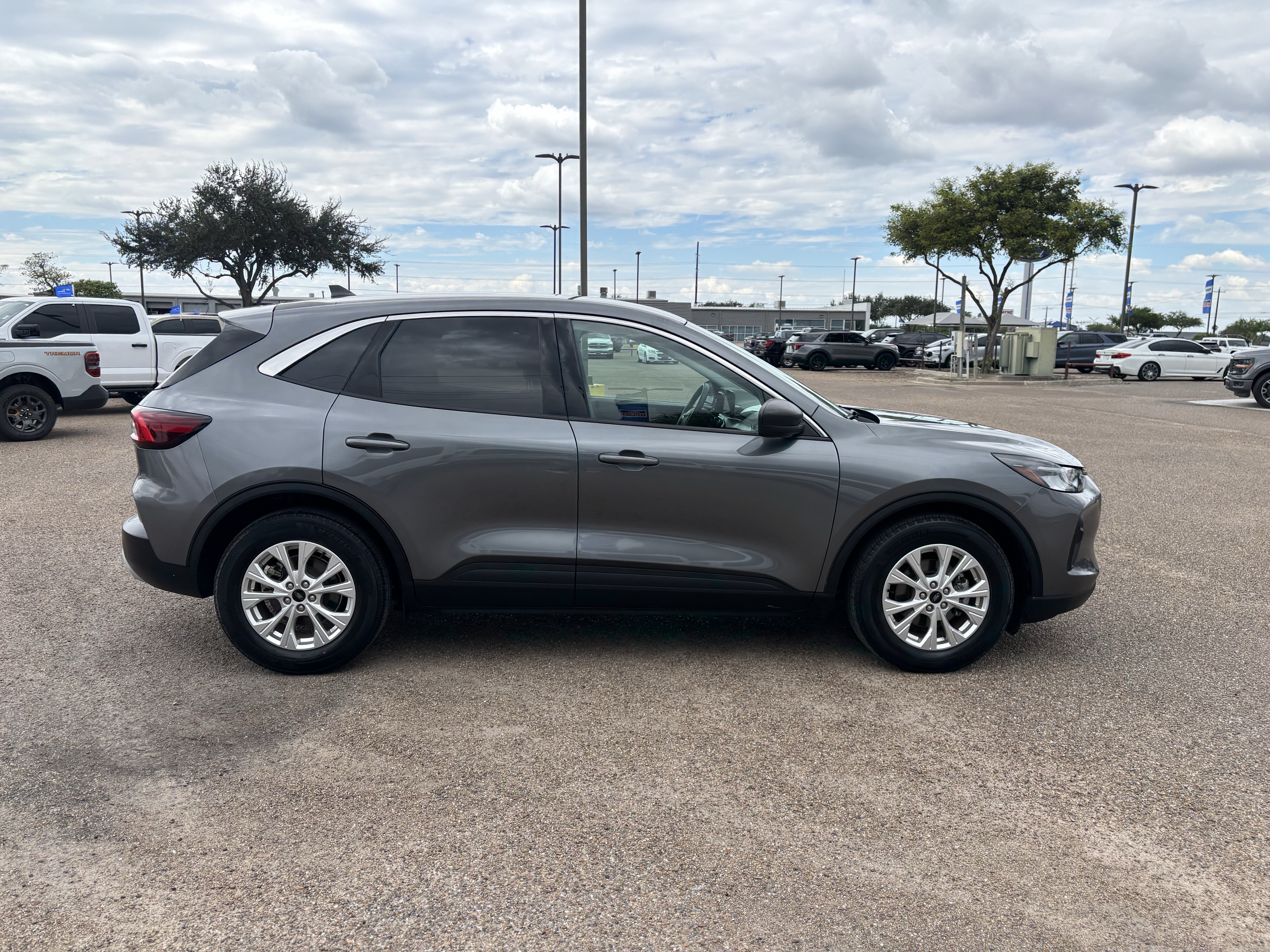 Certified 2023 Ford Escape Active FWD image 4