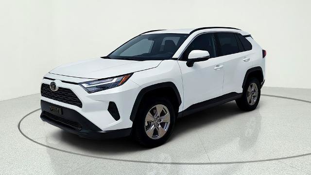 Used 2025 Toyota RAV4 XLE FWD image 3