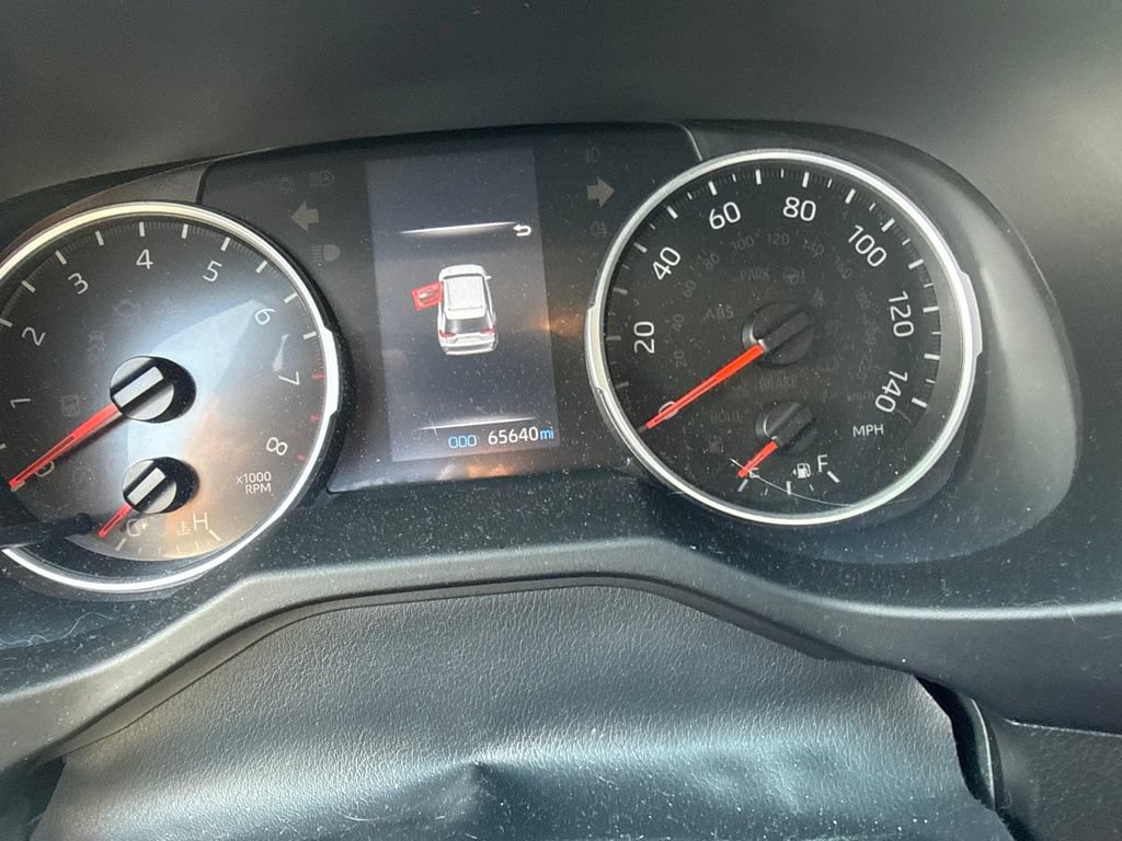 Used 2022 Toyota RAV4 LE FWD image 7
