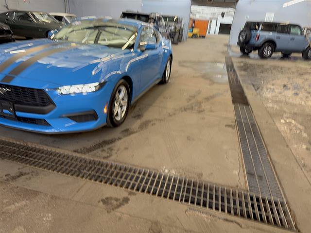 Certified 2024 Ford Mustang Coupe RWD image 2