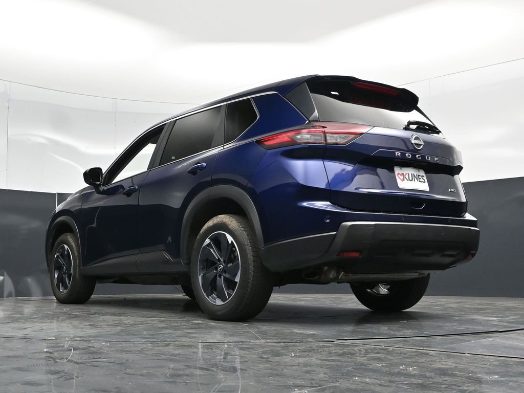Used 2025 Nissan Rogue SV AWD/4WD image 59