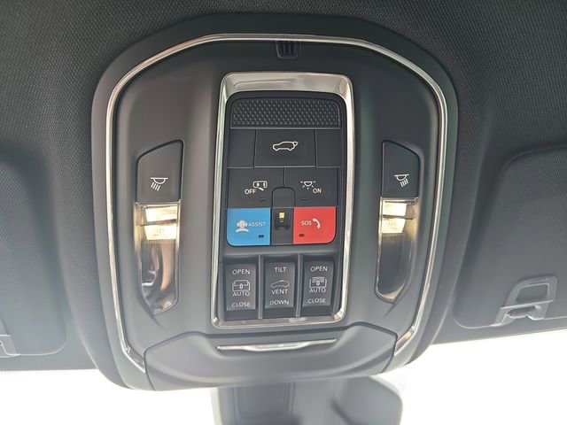 Used 2025 Jeep Grand Cherokee Summit w/ Obsidian Package AWD/4WD image 34