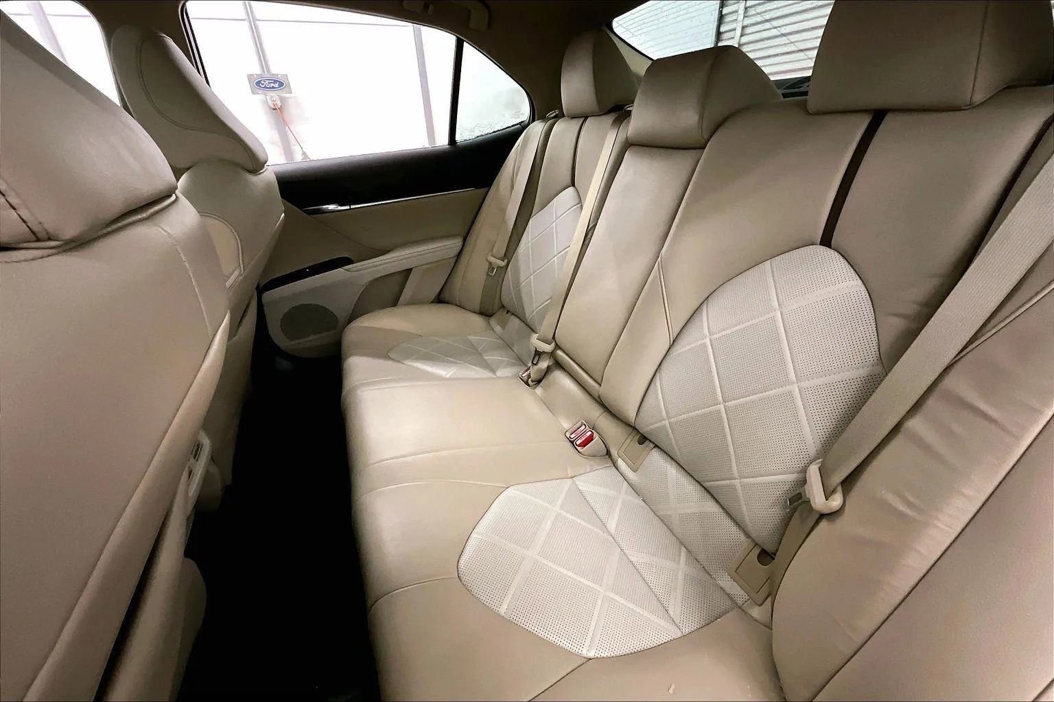 Used 2019 Toyota Camry XLE w/ Navigation Package image 25