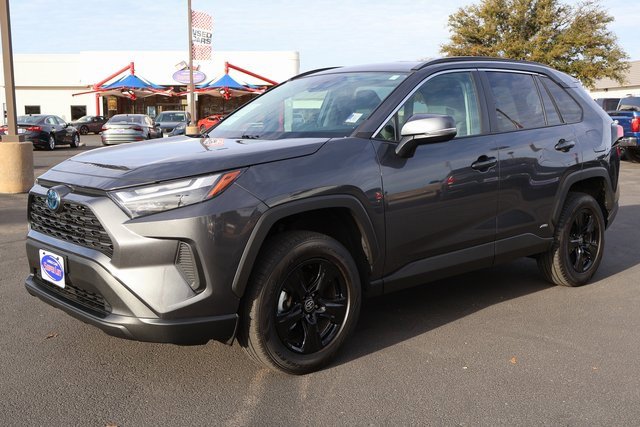 Used 2023 Toyota RAV4 XLE image 8