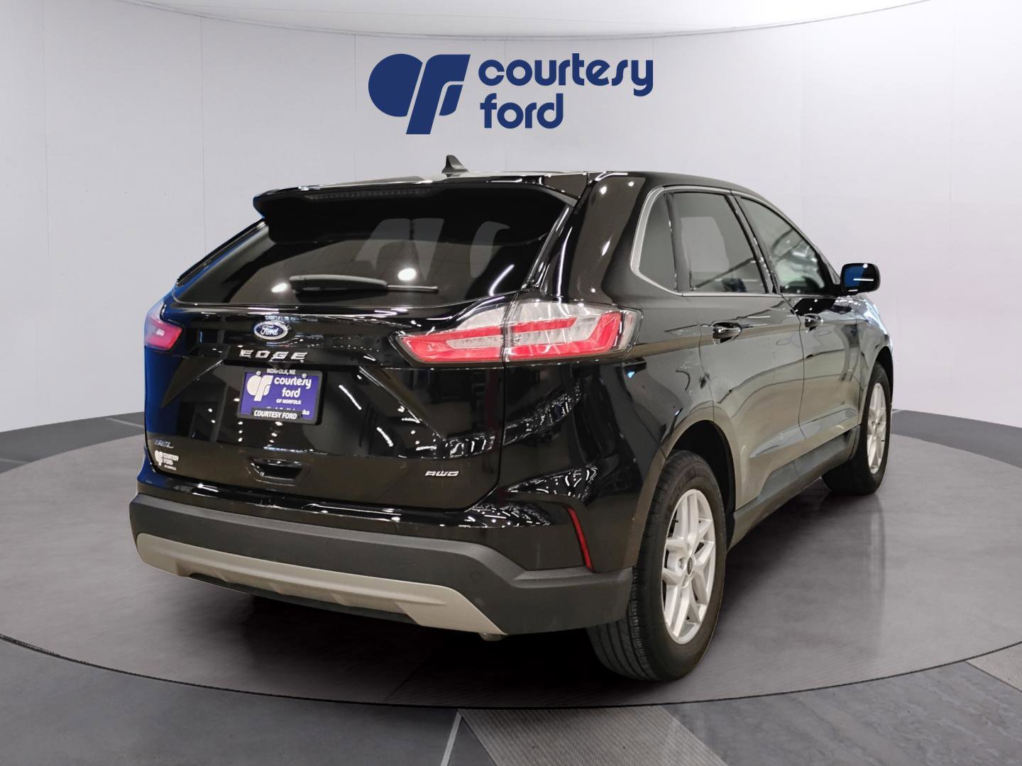 Certified 2024 Ford Edge SEL image 4