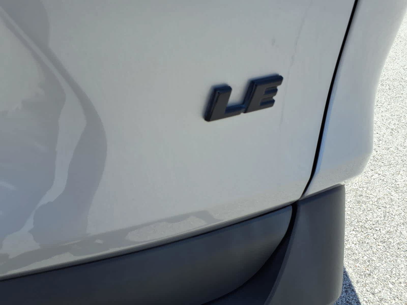 Used 2023 Toyota RAV4 LE FWD image 20