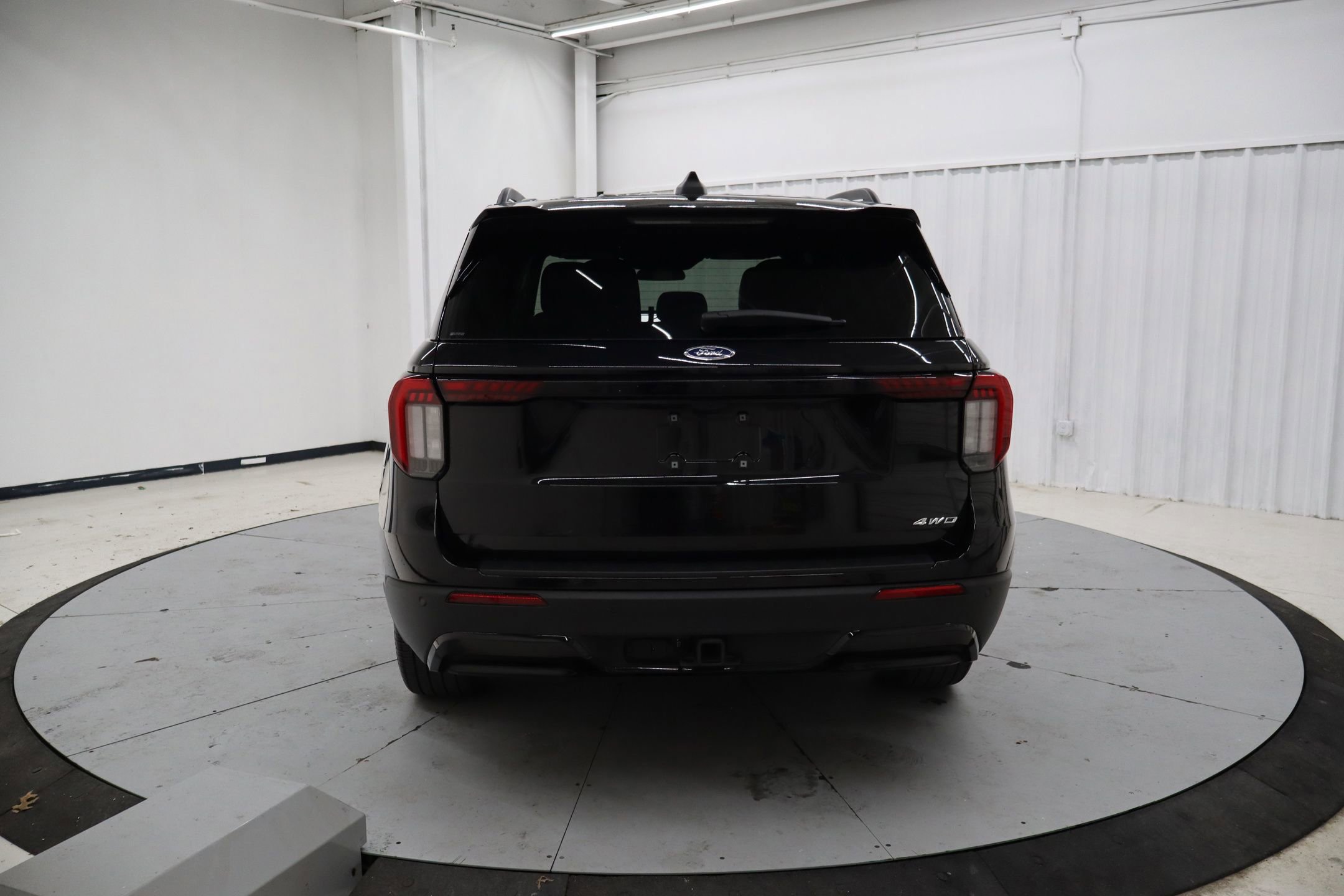 Certified 2025 Ford Explorer ST-Line w/ ST-Line Street Pack image 6