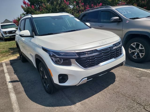 Used 2024 Kia Seltos EX AWD/4WD image 3