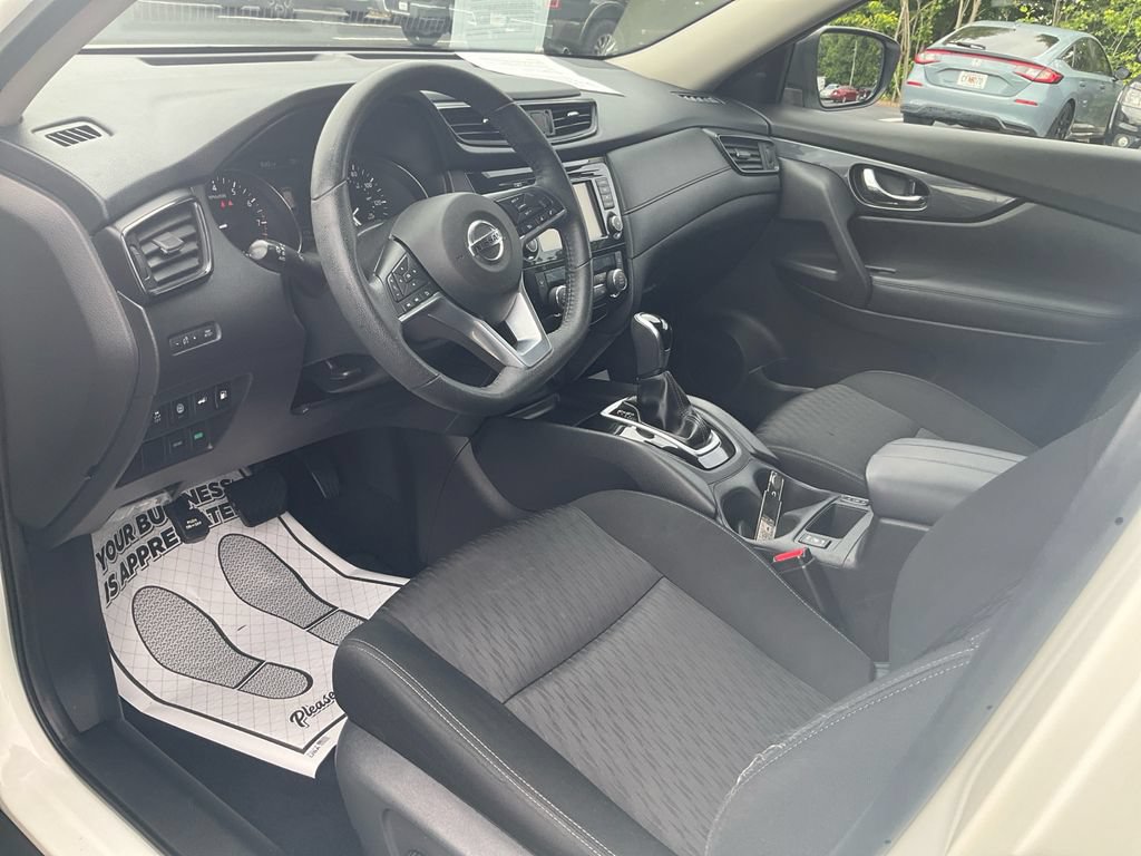 Used 2019 Nissan Rogue SV FWD image 15