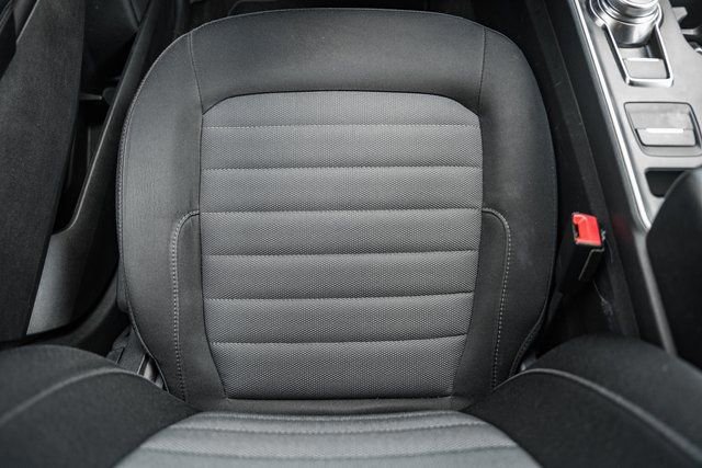 Certified 2022 Ford Edge SE w/ Black Appearance Package image 39