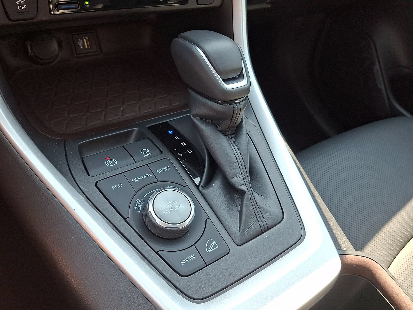 Used 2024 Toyota RAV4 Limited w/ Weather Package AWD/4WD image 16