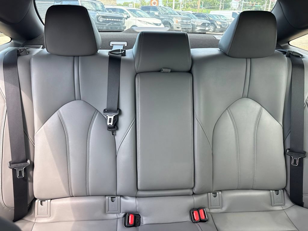 Used 2022 Toyota Avalon XLE w/ Moonroof Package FWD image 9