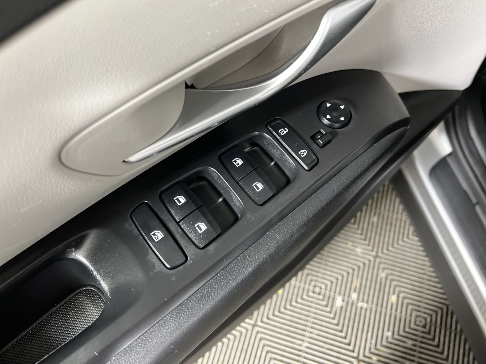 Used 2024 Hyundai Tucson SE FWD image 12