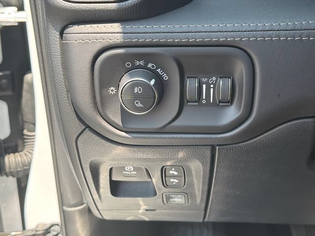 Used 2026 RAM 1500 Limited AWD/4WD image 33