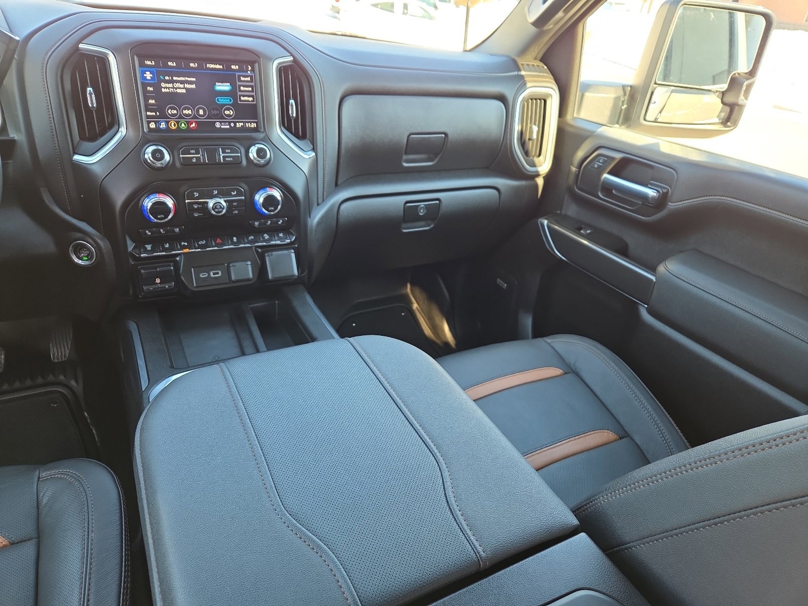 Used 2023 GMC Sierra 2500 AT4 w/ AT4 Premium Plus Package image 12