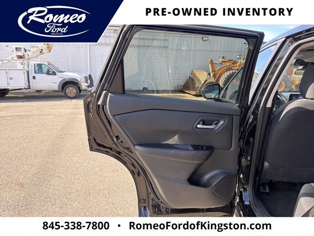 Used 2024 Nissan Rogue SV AWD/4WD image 26