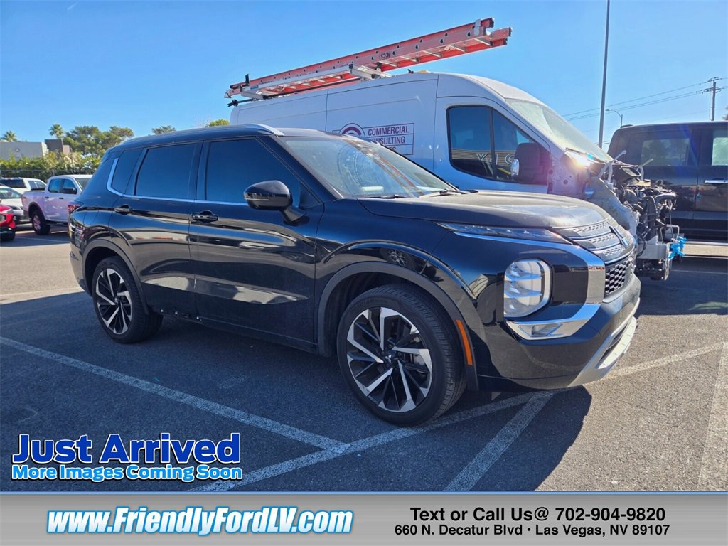 Used 2022 Mitsubishi Outlander SEL image 1