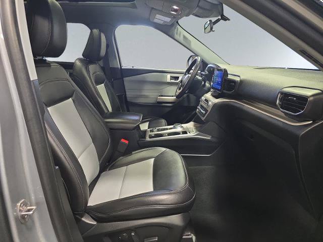 Certified 2023 Ford Explorer XLT w/ Equipment Group 202A AWD/4WD image 19