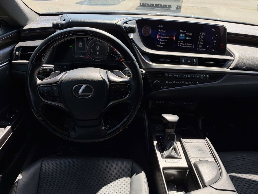 Used 2019 Lexus ES 300h w/ Premium Package FWD image 11