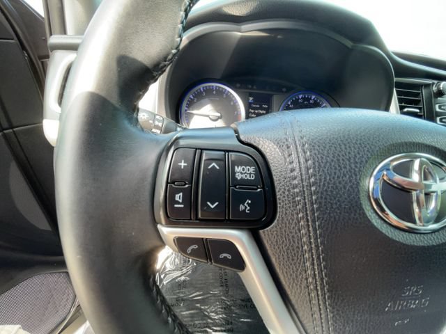 Used 2019 Toyota Highlander XLE AWD/4WD image 17