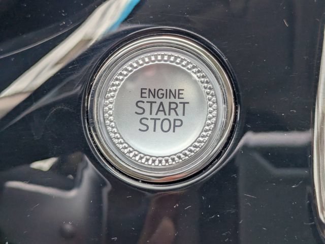 Used 2025 Genesis G70 2.5T RWD image 27