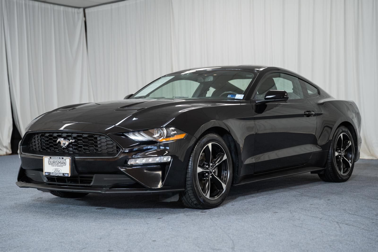 Certified 2018 Ford Mustang Coupe RWD image 3