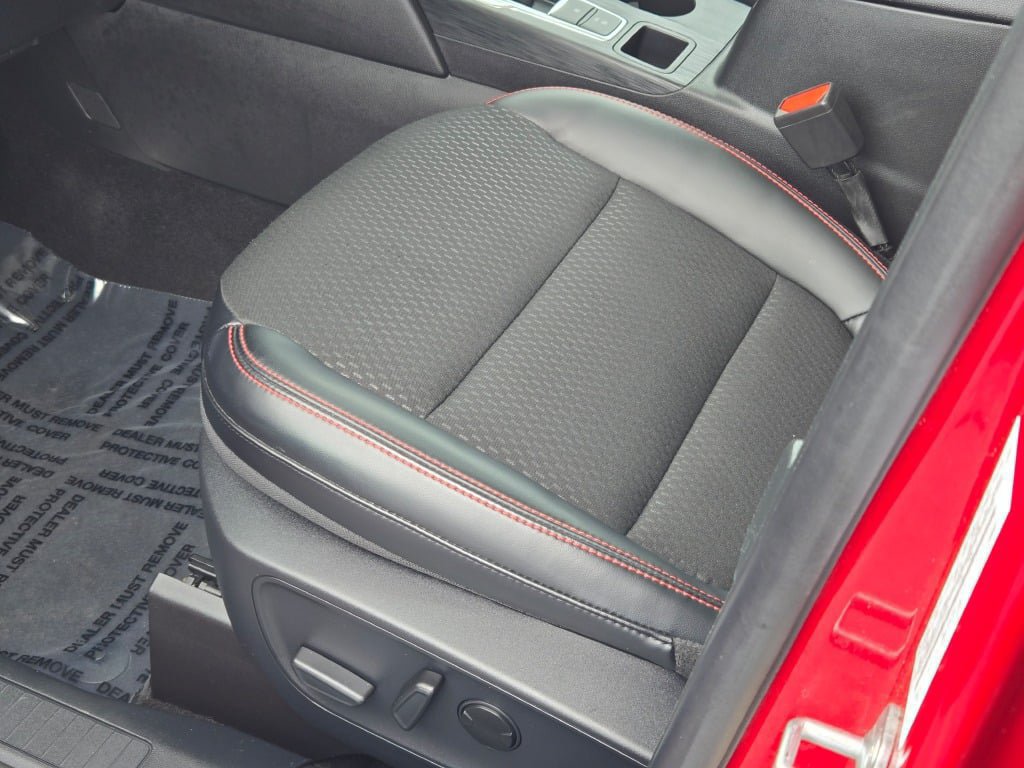 Certified 2025 Ford Escape ST-Line w/ Tech Pack #1 AWD/4WD image 23
