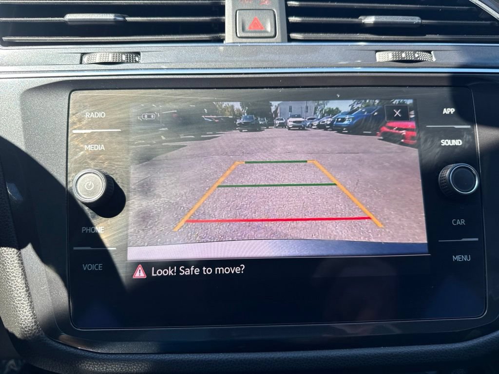 Used 2021 Volkswagen Tiguan SE w/ Panoramic Sunroof Package AWD/4WD image 25