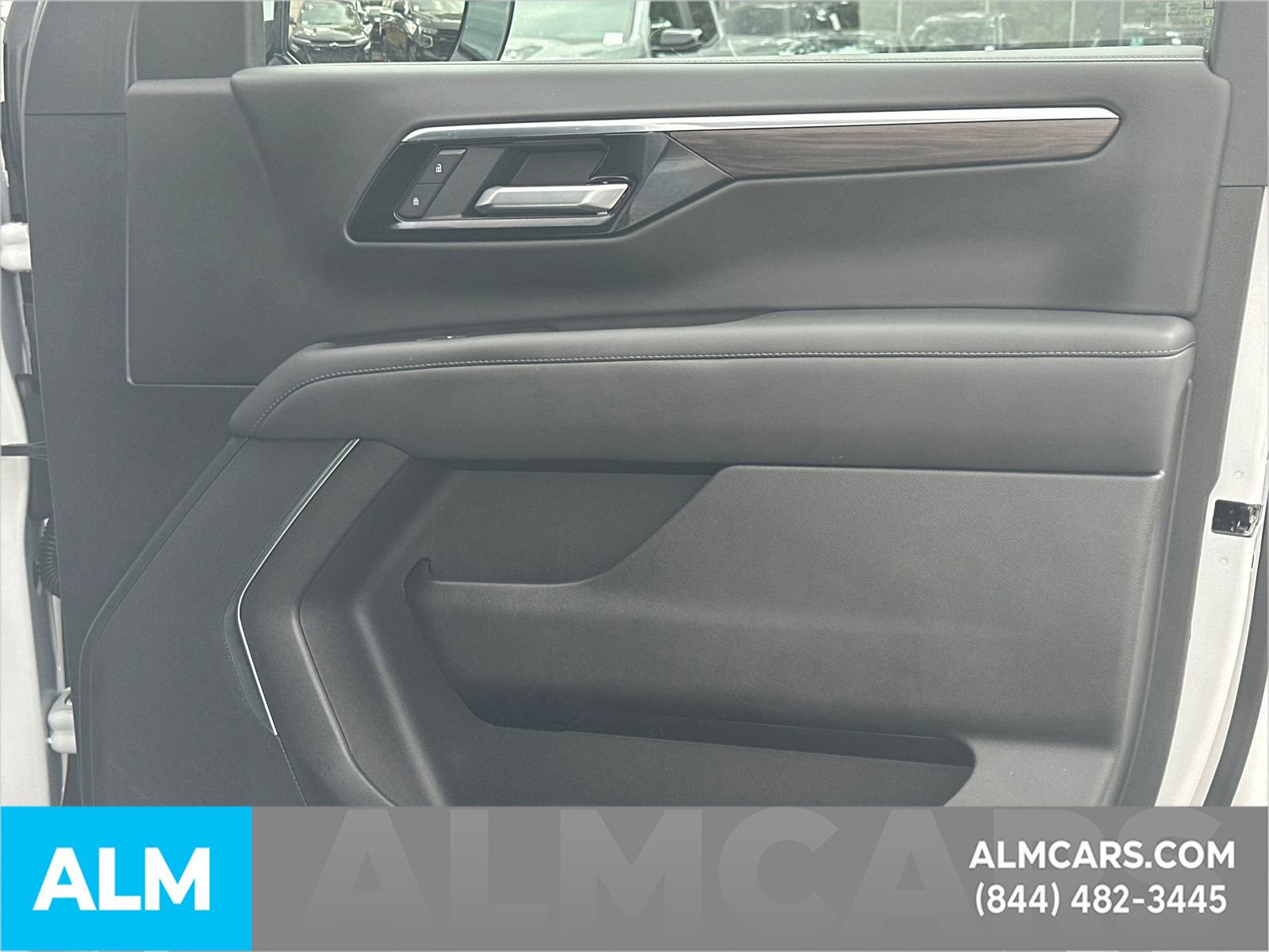 Used 2025 Chevrolet Tahoe LT AWD/4WD image 16