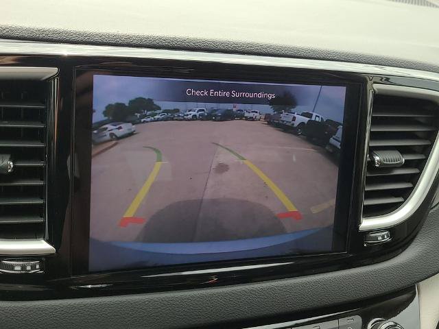 Used 2023 Chrysler Pacifica Touring-L FWD image 23