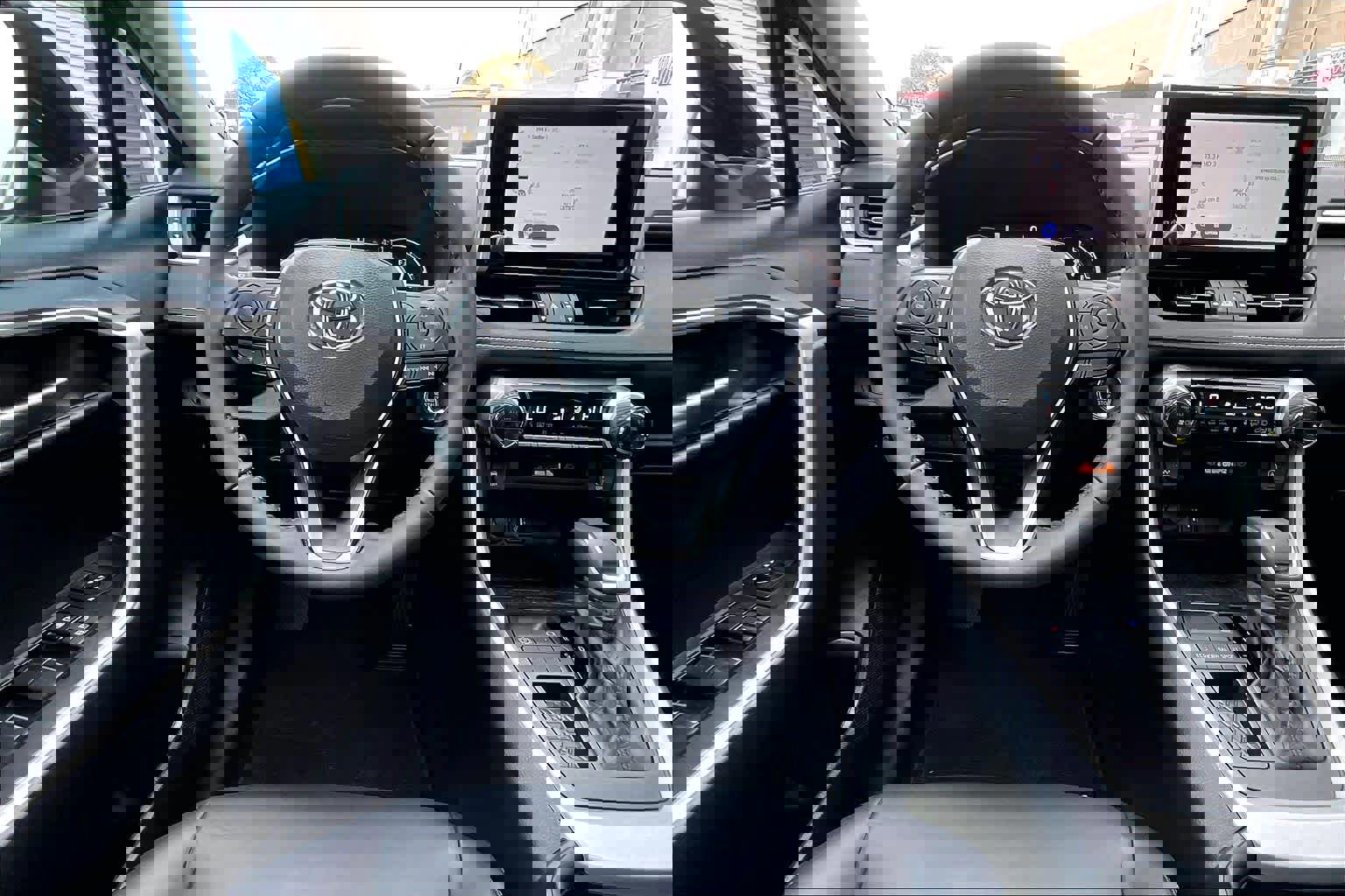 Used 2025 Toyota RAV4 XLE Premium image 9