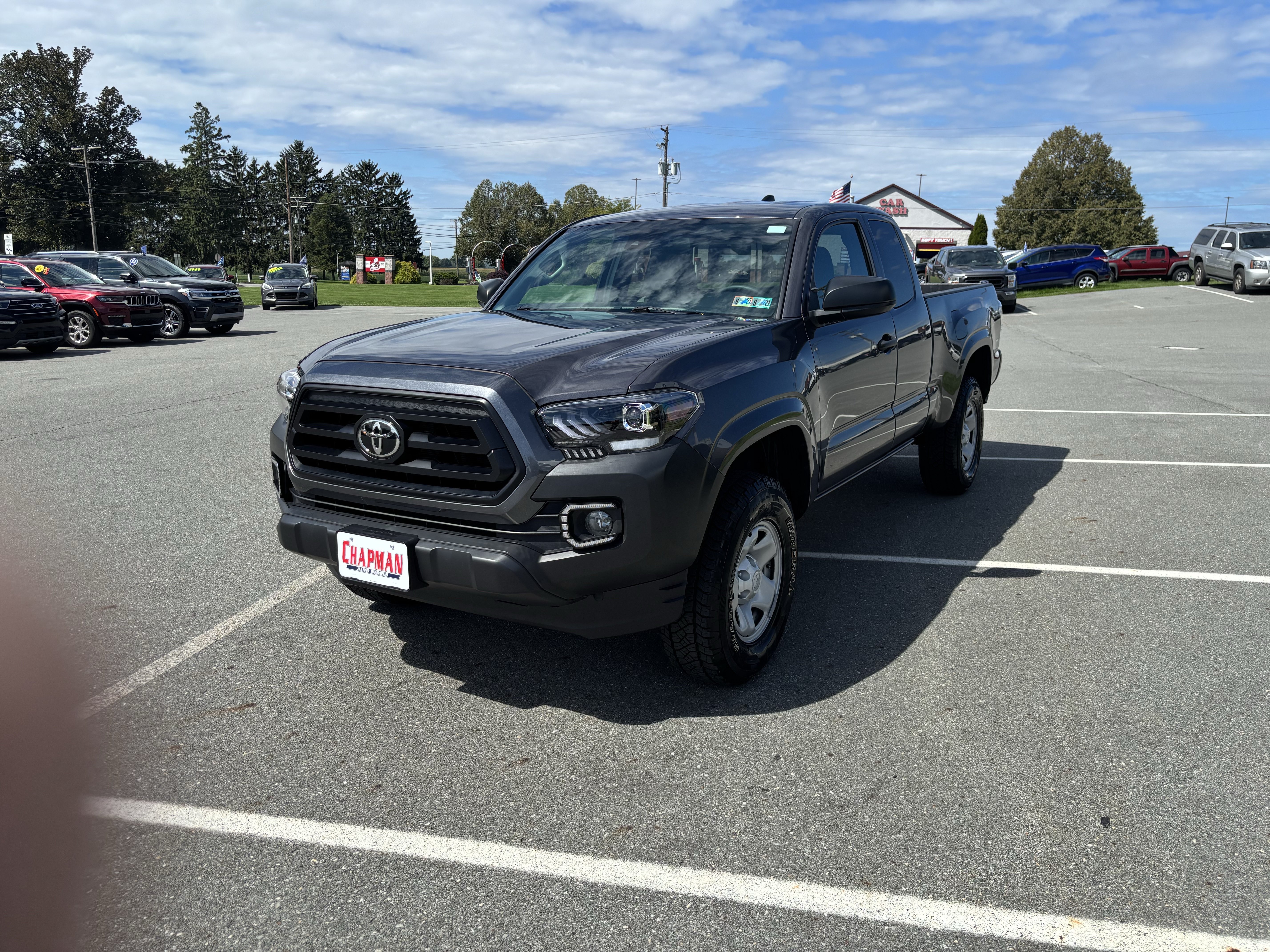 Used 2022 Toyota Tacoma SR AWD/4WD image 3