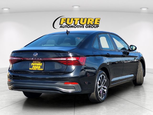 Used 2025 Volkswagen Jetta Sport FWD image 4