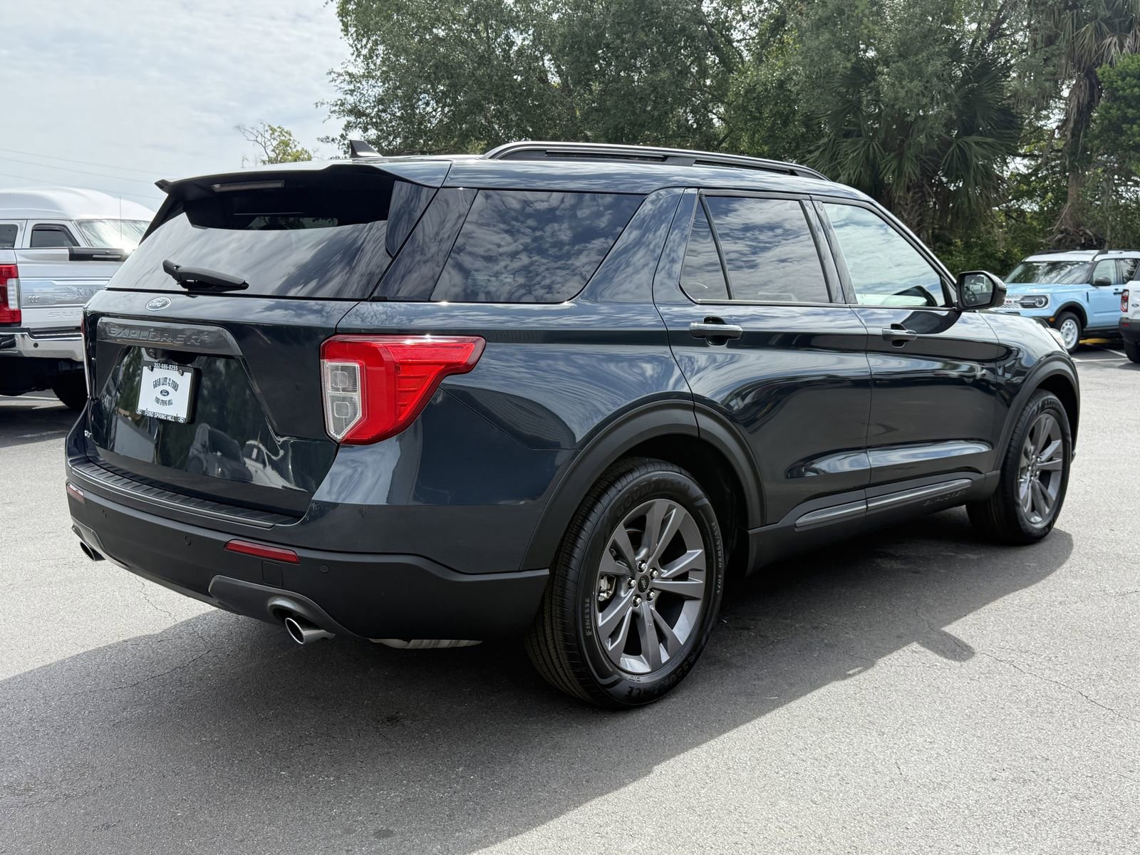 Certified 2022 Ford Explorer XLT w/ Equipment Group 202A RWD image 4