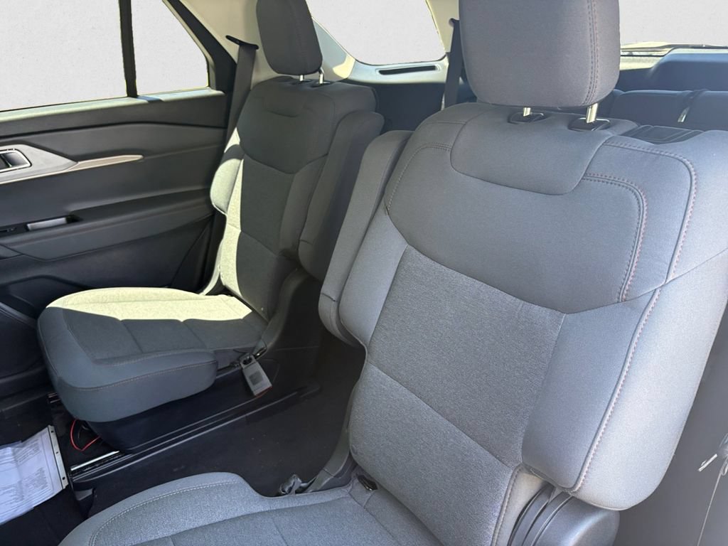 Certified 2025 Ford Explorer Active AWD/4WD image 13