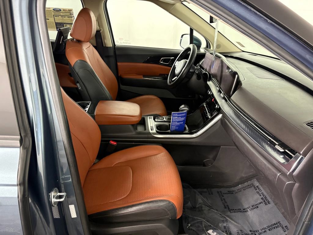 Used 2023 Kia Carnival SX Prestige image 38