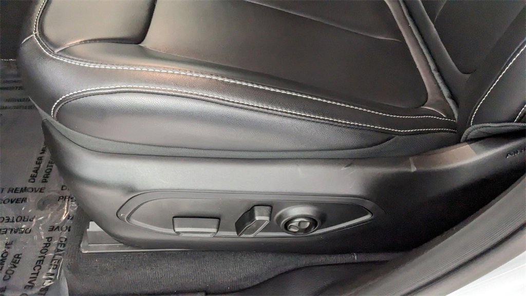 Used 2025 Jeep Grand Cherokee L Limited image 29