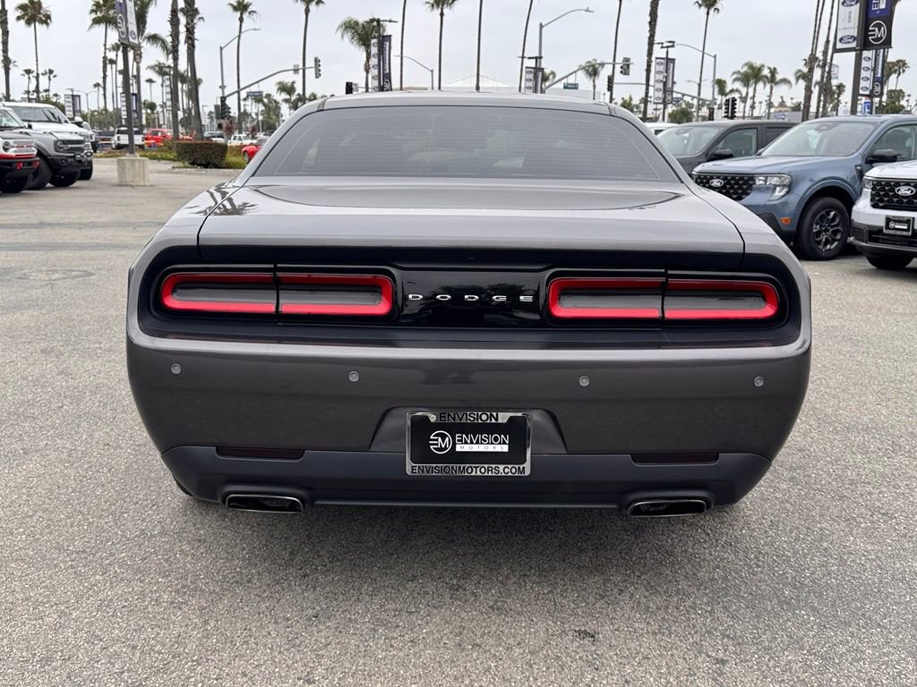 Used 2017 Dodge Challenger SXT RWD image 11