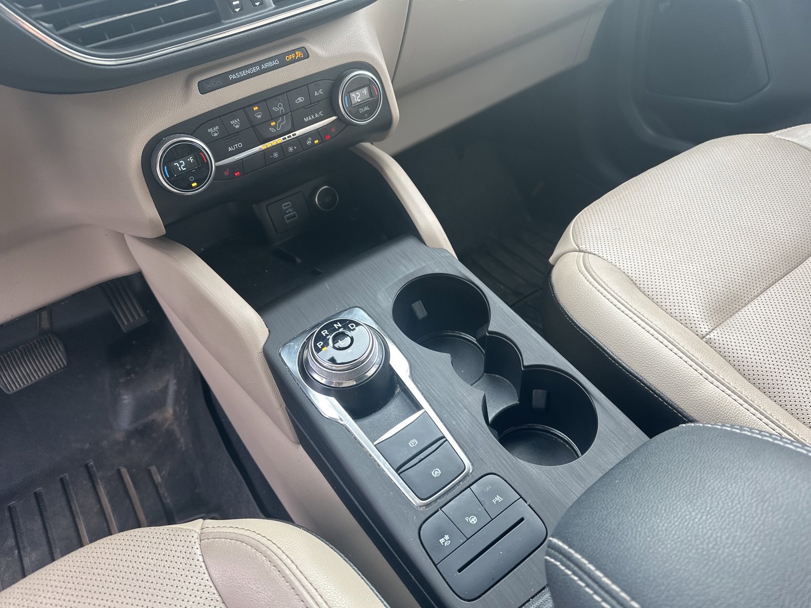 Certified 2020 Ford Escape Titanium image 18