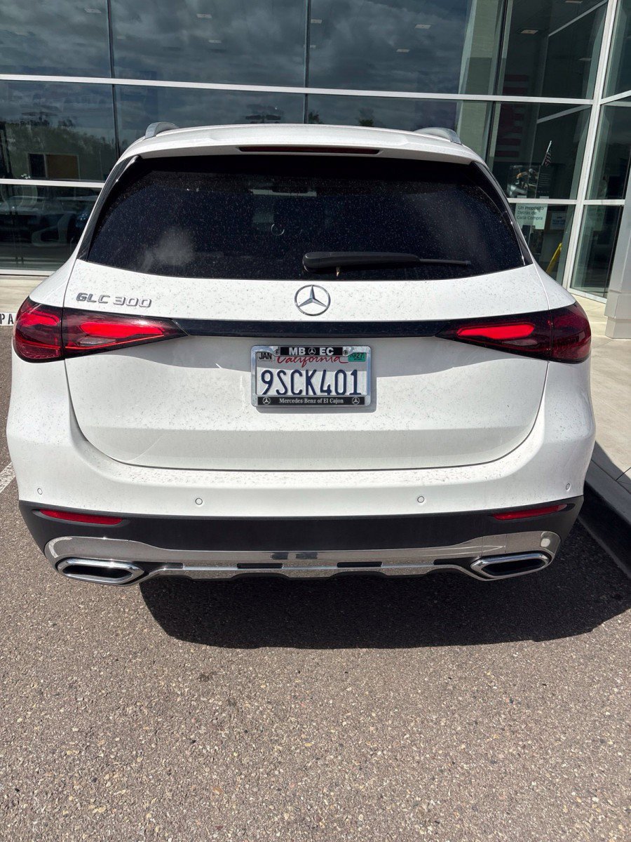 Used 2025 Mercedes-Benz GLC 300 image 3