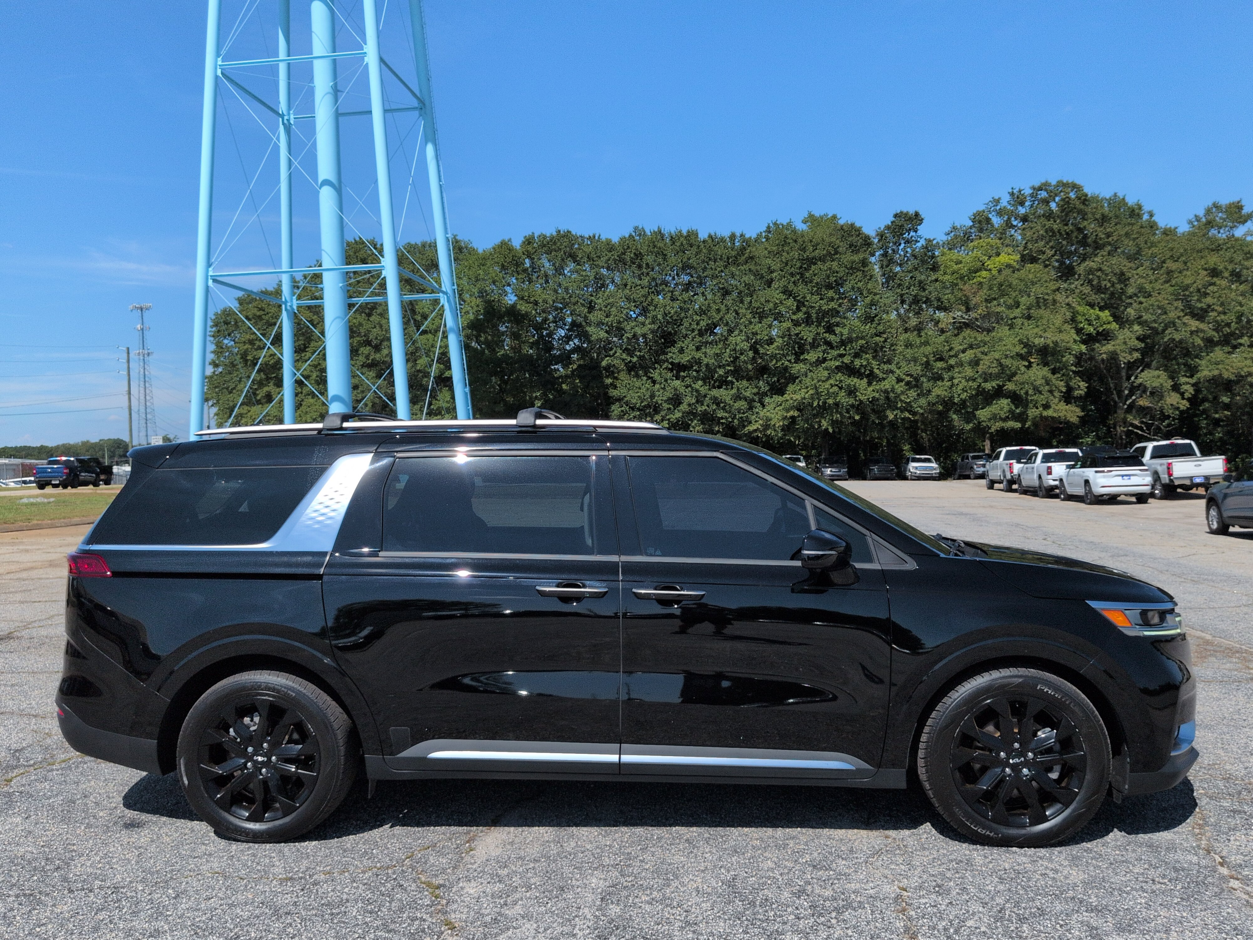 Used 2022 Kia Carnival SX