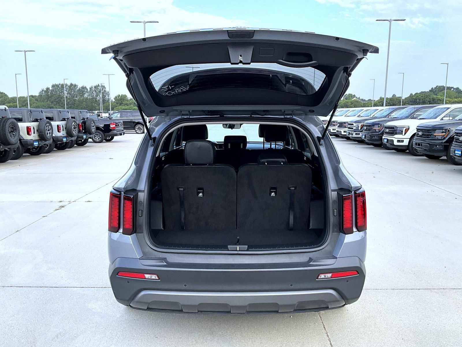 Used 2021 Kia Sorento S w/ Panoramic Sunroof Package AWD/4WD image 24