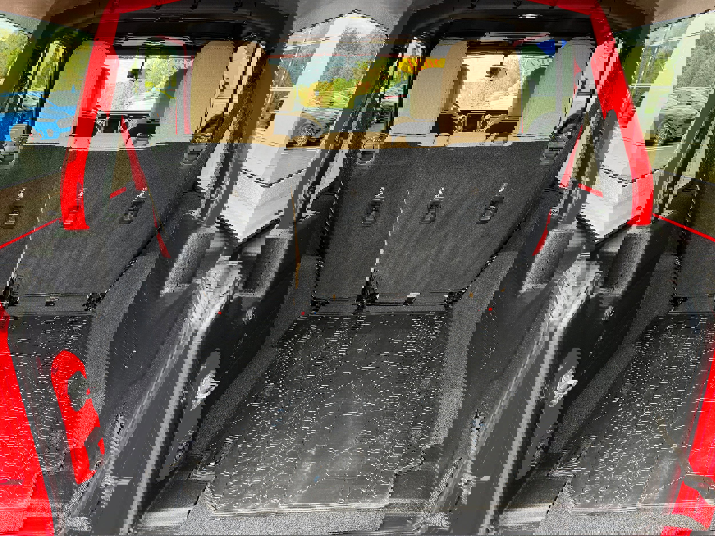 Used 2018 Jeep Wrangler Unlimited Sahara w/ Safety Group image 11