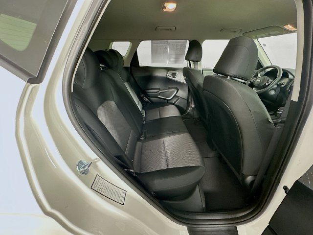Used 2025 Kia Soul LX w/ LX Technology Package FWD image 30