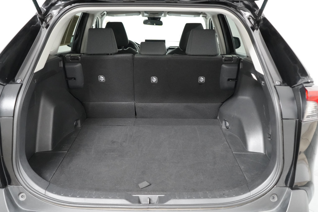 Used 2025 Toyota RAV4 LE AWD/4WD image 31